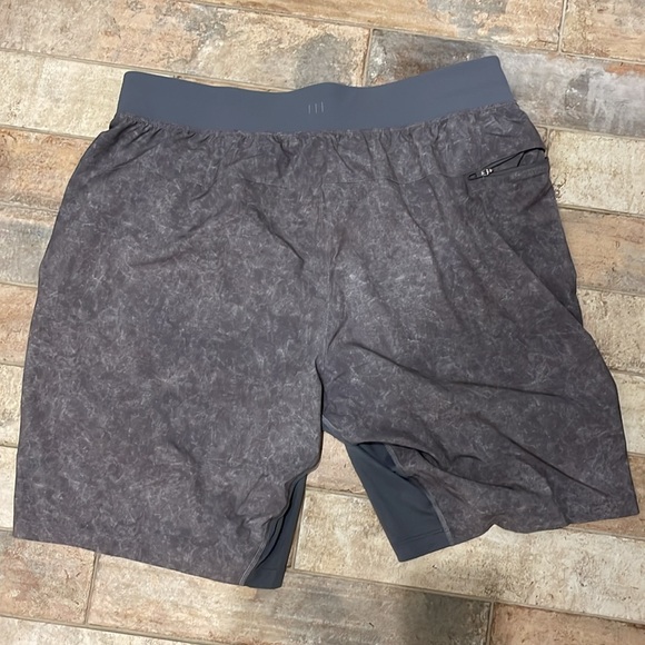 Lululemon Men’s T.H.E. Short 9” inseam - Picture 5 of 6